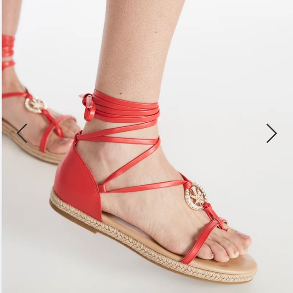 Azima Flat Sandal - Picture 4 of 9